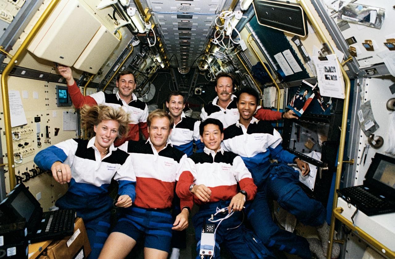 Astronauts, crews, endeavour