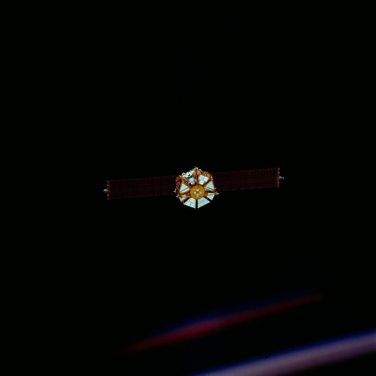 Japanese Space Flyer Unit (SFU) satellite rendezvous