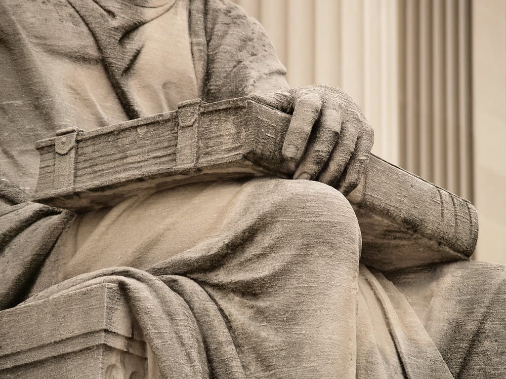 Book, clasps, confucius