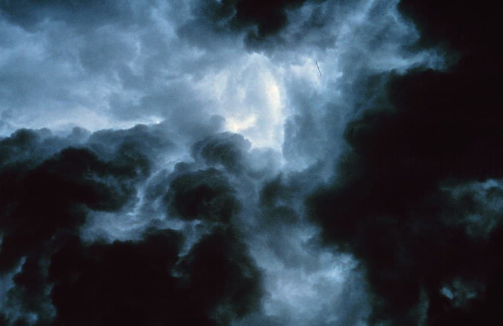 Turbulent Gust from Clouds (NOAA/NSSL/unidentified fotog)