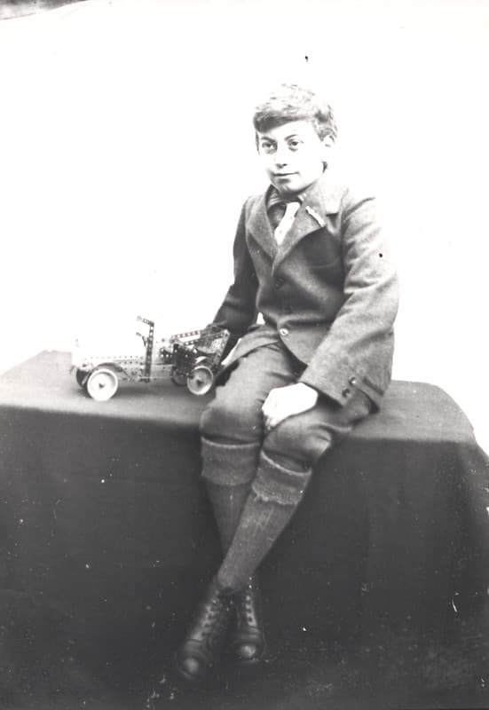 059688:Stdio portrait of a boy Unknown c.1935
