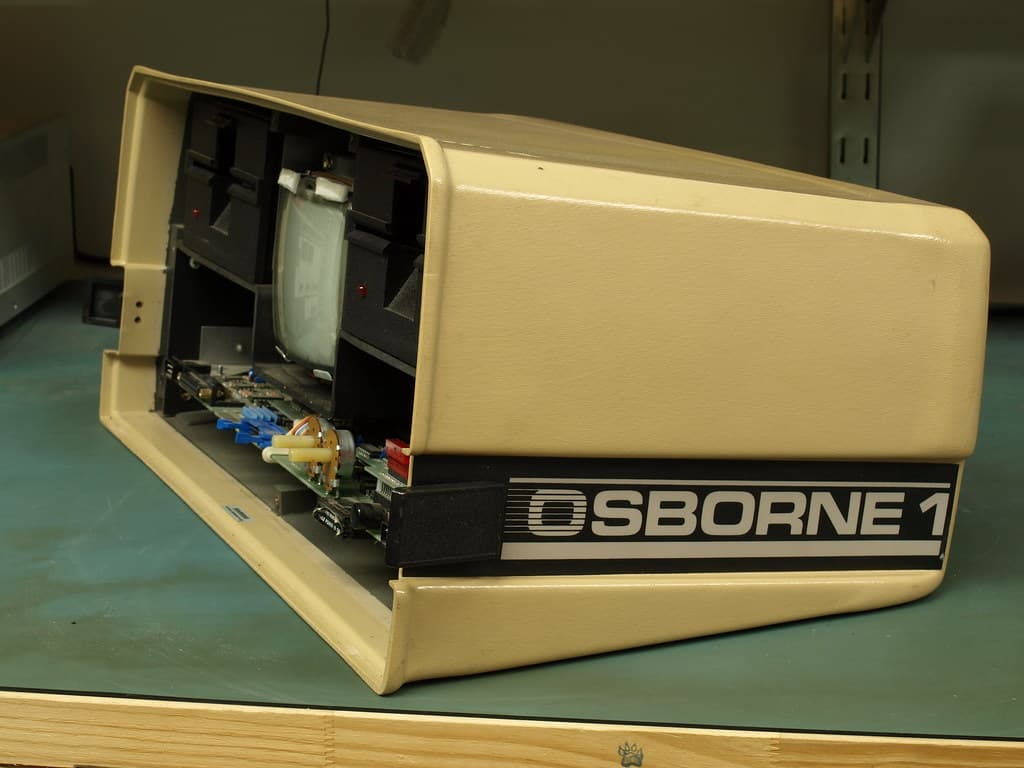 Osborne 1 Computer Teardown