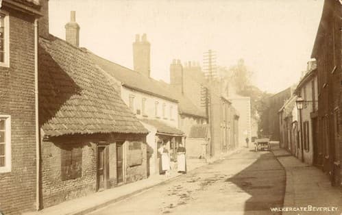 Horse and Cart, Walkergate c.1900 (archive ref PO-1-14-349)