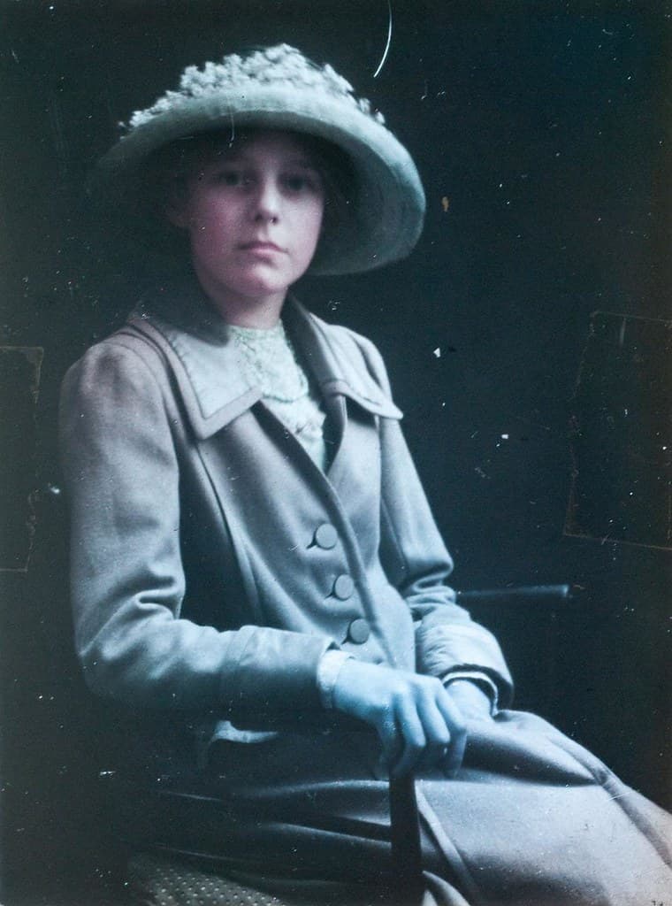 Early Paget Process colour portrait #4