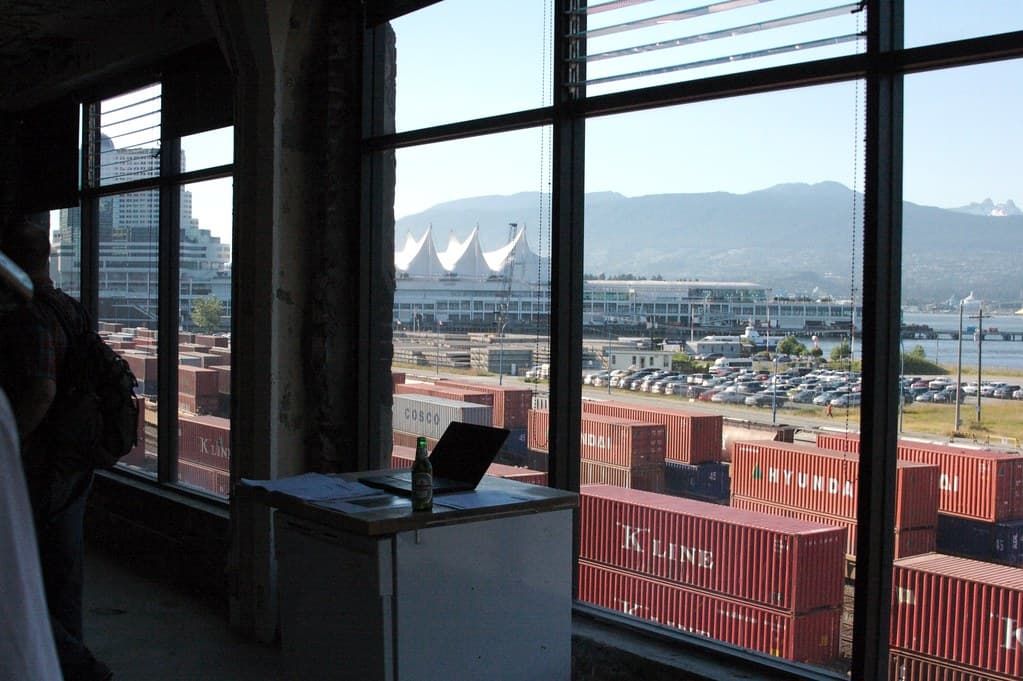 BarCamp Vancouver Checking out Workspace 26Jun06 - 4