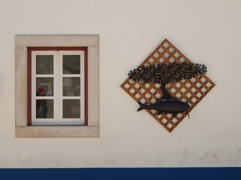 Uma janela e algo mais | a window and something else