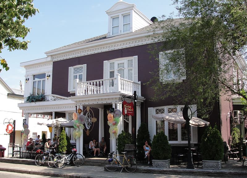 Favorite Chocolate Chocolate Factory / Chocolaterie Chocolats Favoris