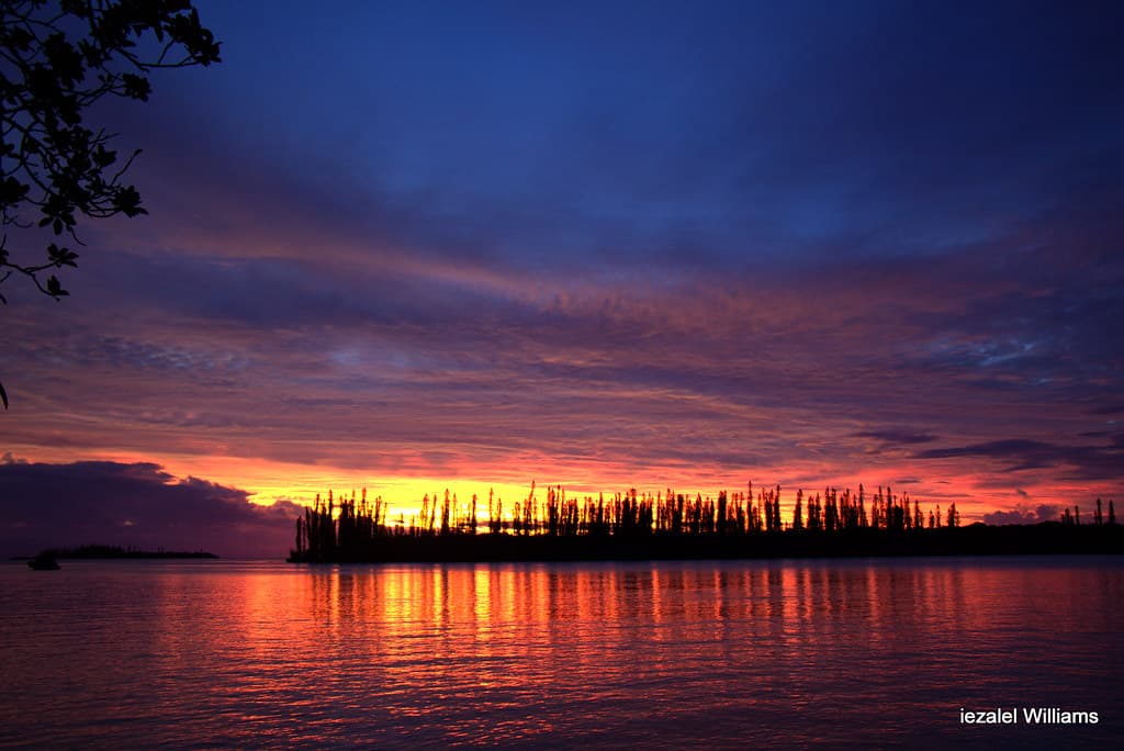 Pacific Sunset 2 by iezalel williams IMG 0328