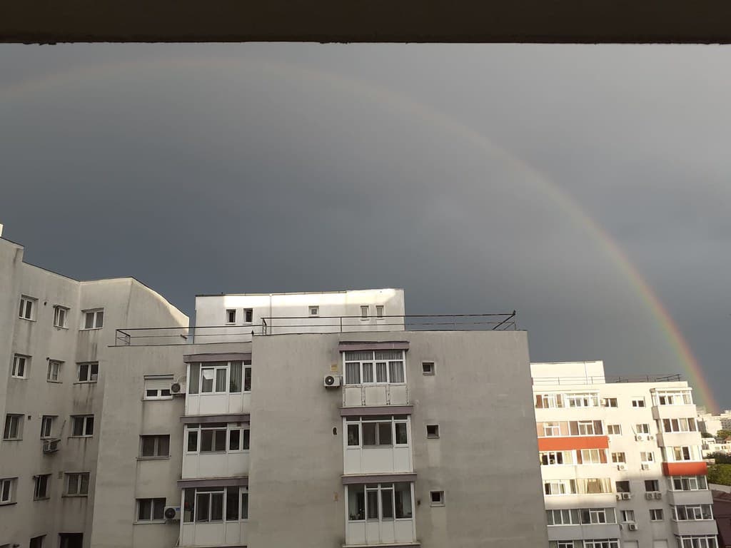 Smartphone ranbow curcubeu str Abrud 30 May 2025 (7)