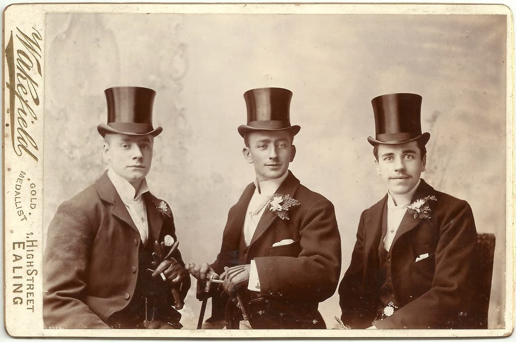Cabinetcard, ealing, hats