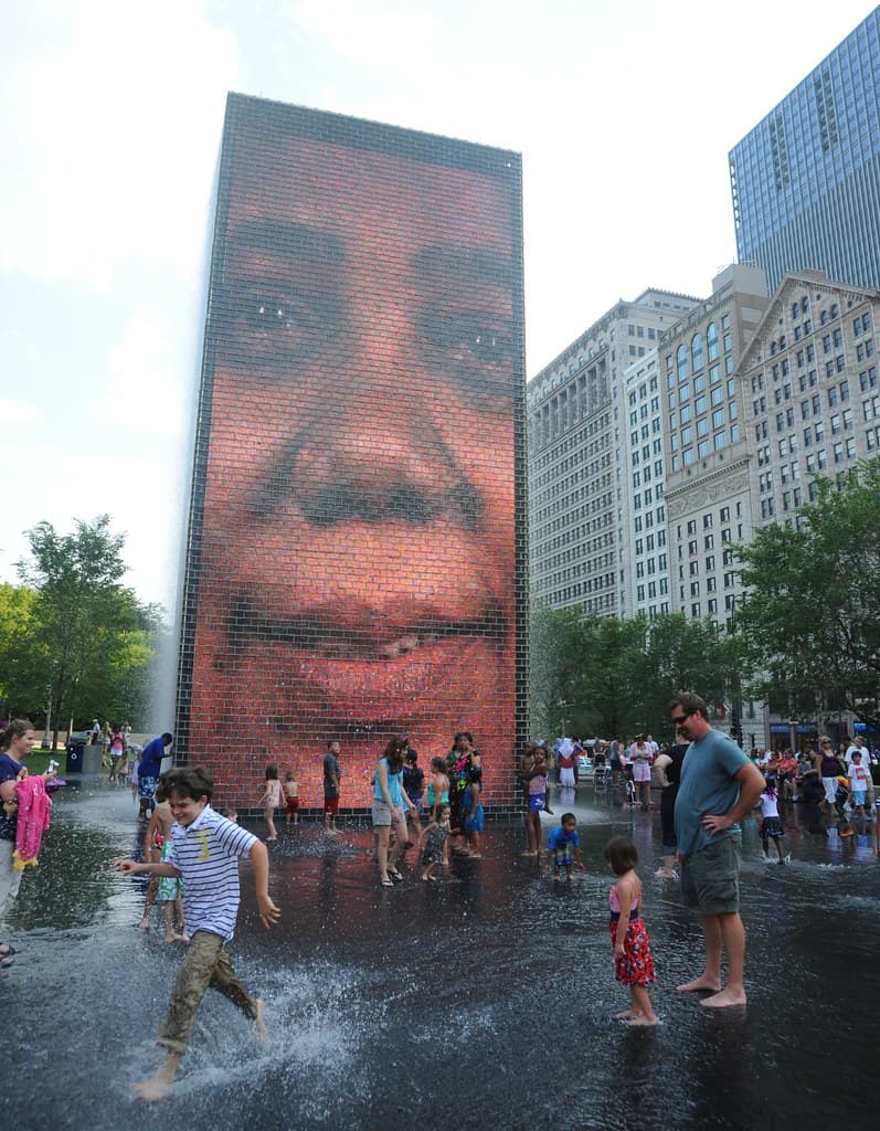 Chicago, crowdinthewaterfall, hotbrightday