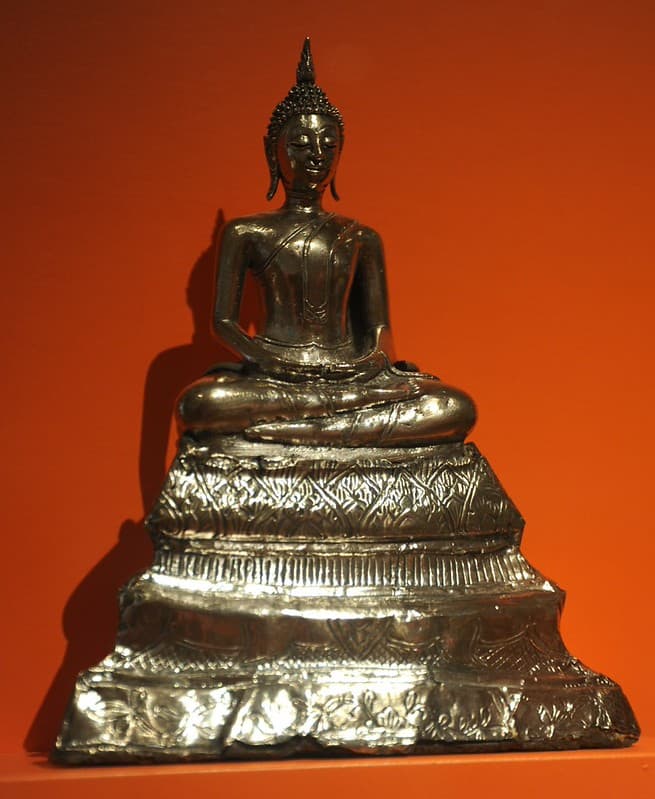 Amitabha, enlightened, flameofauraonhishead