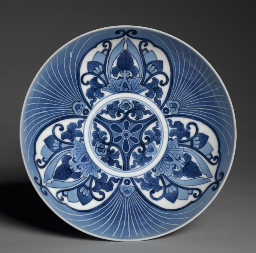 Dish with Ginkgo Leaves